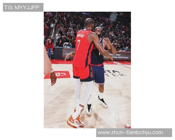 火箭球迷期待重聚哈登与杜兰特晒球衣P图引发热议 火箭球迷期待重聚哈登与杜兰特晒球衣P图引发热议