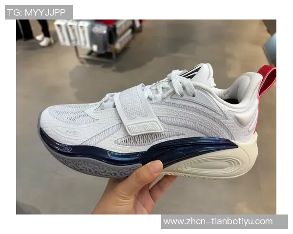 黑蓝配色酷不酷杜克大学球员上脚球队专属KD18PE! 黑蓝配色酷不酷杜克大学球员上脚球队专属KD18PE!